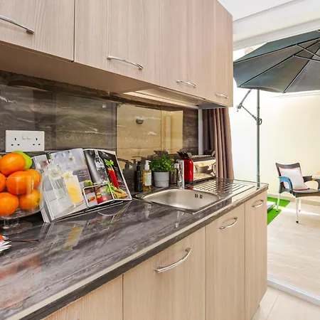 Summer Breeze 3 Bedroom Family Maisonette With Sunny Terrace In Mellieha - By Getawaysmalta-2