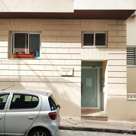Malta'S Stylish Holiday Home In Mellieha-3