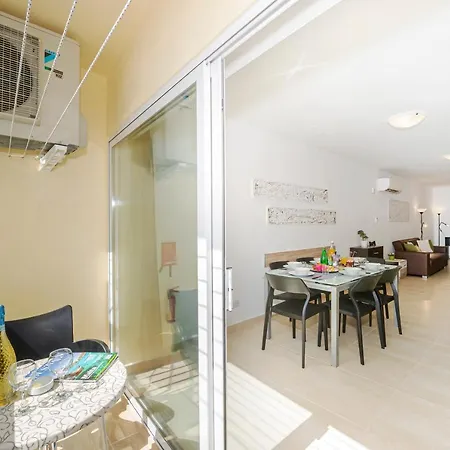Summer Breeze Comfort Sunny Apartments Close To The Sandy Beaches - By Getawaysmalta-2