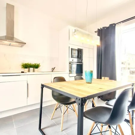 Valletta Art Penthouse With Seaview-3