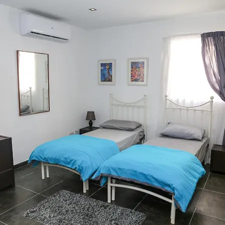 Dolmen Court Flat 10, Qawra-3