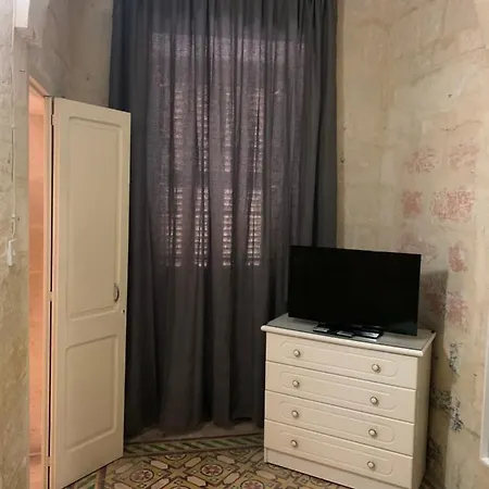 2 Bedroom Apartment In The Centre Of Valletta-3