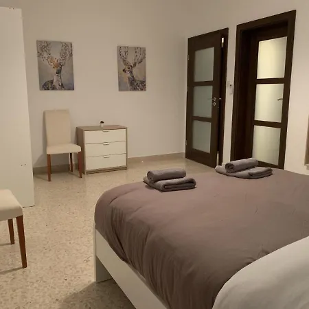 Large Apartment Close To Rocky Beach Mcre1-1-3