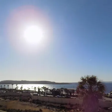 Sunshine Holiday Apartment 5 With Spectacular Seaviews-2
