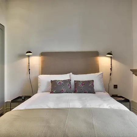 10 Strait Street Apartments-2
