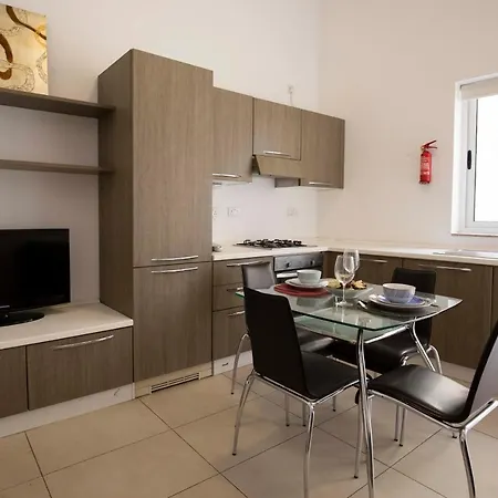 Sliema Strand 5-2