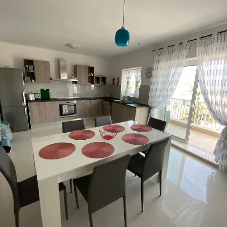 Sunshine Apartments Mellieha - Modern Three Bedroom Apartment - Apt No 3-3
