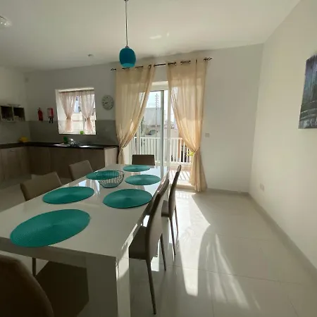 Sunshine Apartments Mellieha - Modern Three Bedroom Apartment - Apt No 2-2