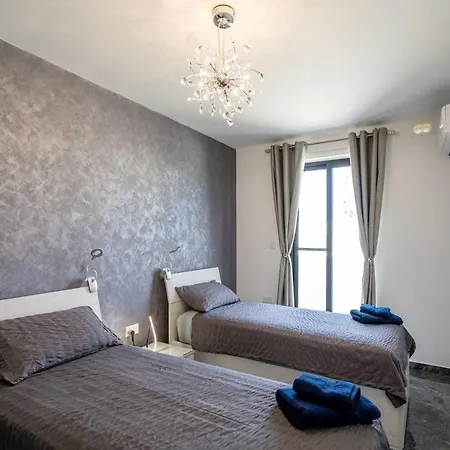 Tulip Court Penthouse Brand New-2 Min From The Sea-Central Bugibba-3