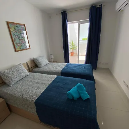 Sunshine Apartments Mellieha - Modern Three Bedroom Ground Floor Apartment With Yard-3