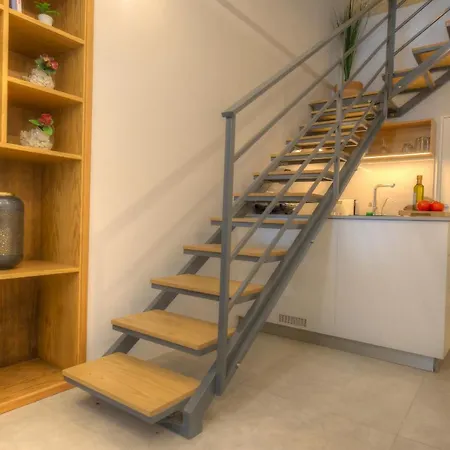 Cute And Modern Duplex Apartment In Ideal Location Rcas1-1-3