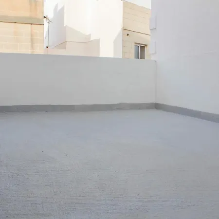 Sliema Town House Close To Balluta 76B-2