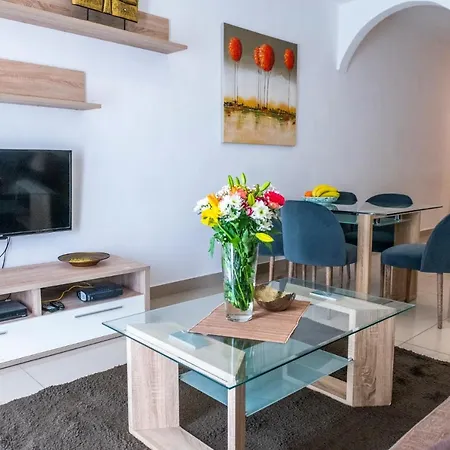 Rua Cosy Apartment Sliema-3