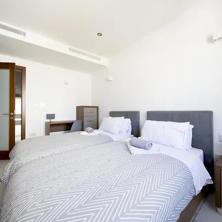 Luxurious 3 Bedroom Apartment With Breathtaking Views - Mmai1-1-3