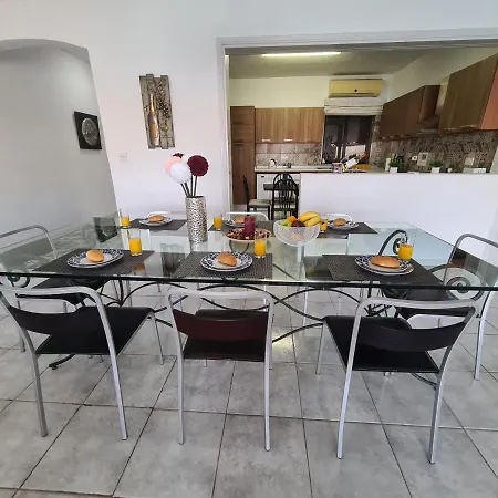 Spacious Seafront Apt Next To Sliema-Valeta Ferry-3