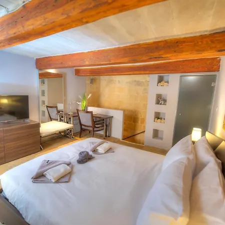Romantic And Historical Maisonette In The Center Of Valletta Mbal1-1-2