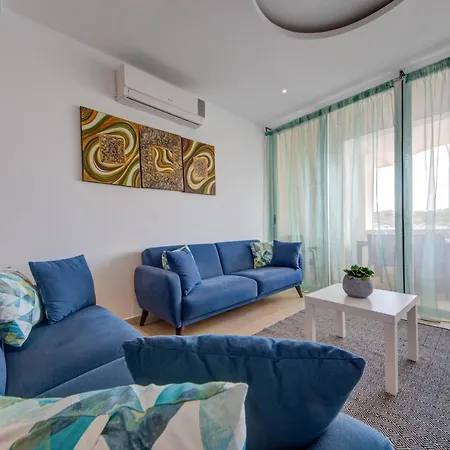 Tigne Seafront 3-Bedroom Apartment By Shortletsmalta-3