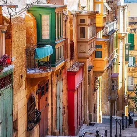 Stylish 2Br Apt In Valletta By Buena Vista-2