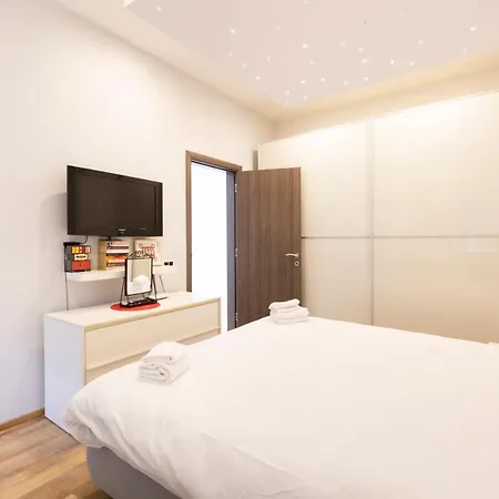 Dc36 -Spacious&Stylish 3 Bedroom Flat. Prime Zone-3