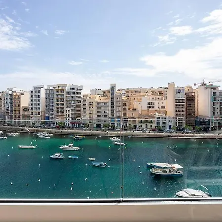 Exquisite 2-Bedroom Seafront Apartment In Spinola Bay-2