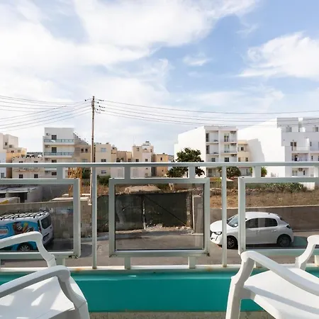 Ne1 - Lovely 2 Bedroom Apartment. Perfect Location-3