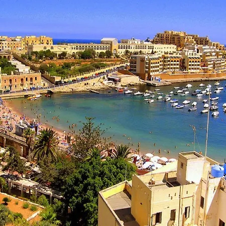 Deluxe 2Br Apartment In Central St Julians-3