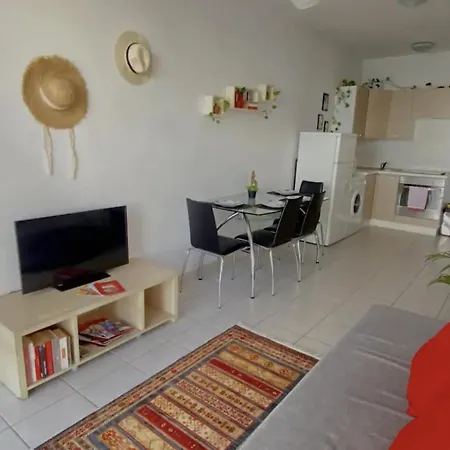 F2 2 Lovely Room, Living And Bathroom Shared , St Julians-3