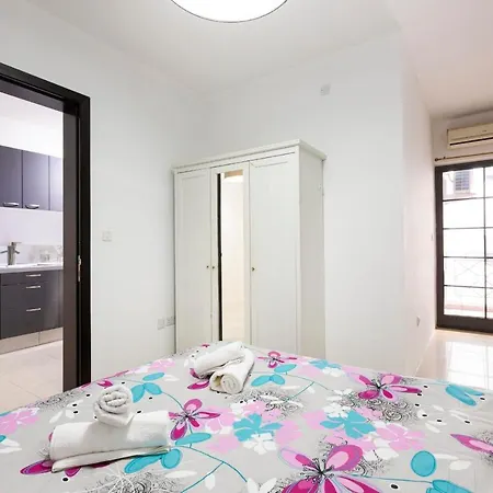 Sliema 2 Bedroom Apartment-Hosted By Sweetstay-2