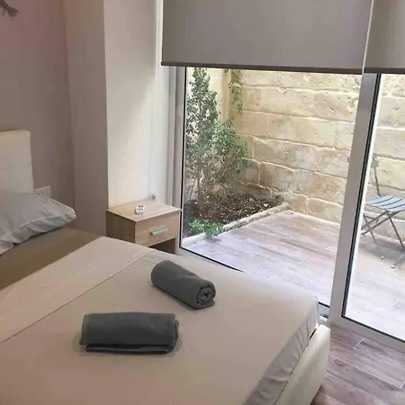 Sliema - 2 Mins From The Beach-3
