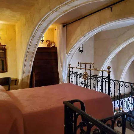 Cozy Corner House in Valletta - Authentic!-2