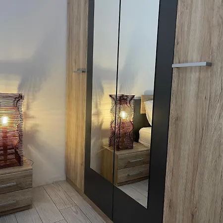 City Center Properties - Modern Room With Ac & Ensuit Bathroom - Room 1-2