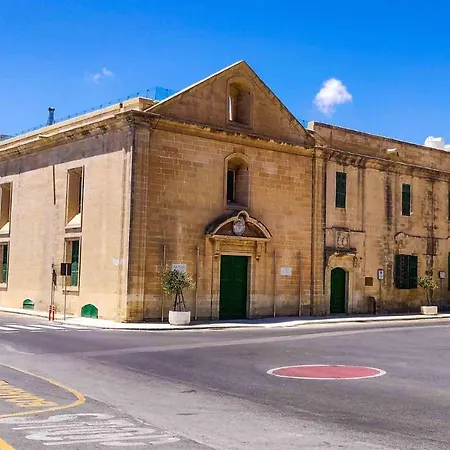 Cozy Corner House In Valletta - Authentic!-3