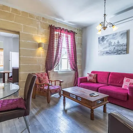 Duplex Apartment With Terrace & Bbq In Central Sliema-3