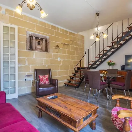 Duplex Apartment With Terrace & Bbq In Central Sliema-2