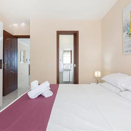 High Floor Seafront Penthouse, Opp Beach & Wifi Ac By 360 Estates-3