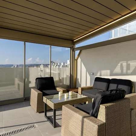 Modern 2 Bedroom Penthouse With Huge Terrace And Sea Views - 2 Mins From Sea - Qawra-2