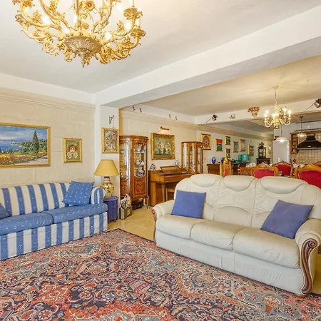 Beautiful, Seafront High End Apt In Prime Location By 360 Estates-2
