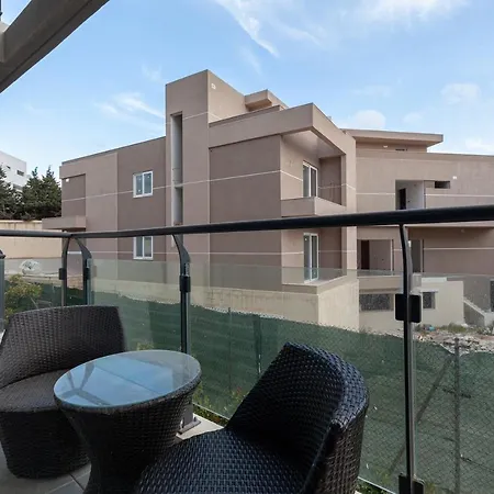 Pender Lux Complex - 3Br Unit With Private Parking By 360 Estates-3