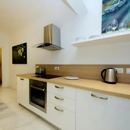 Ag2 - Sea View Stylish 2 Bedroom Apt-2