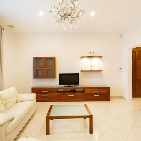 Beautiful, Seafront Spacious Apt In Sliema By 360 Estates-2