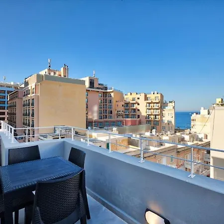 Studio Penthouse With Distant Seaview By 360 Estates-2