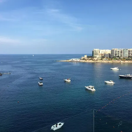 Seafront Penthouse Triplex- Roof Terrace & Hot Tub-3