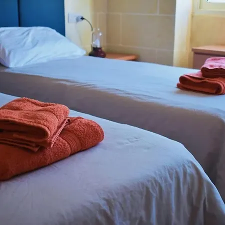 Seaview 2-Bedroom Apartment In Xlendi-3