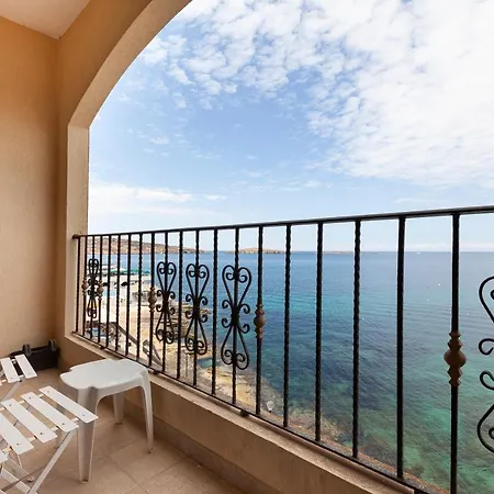 Seafront Property, With Large Interior + Balcony By 360 Estates-2