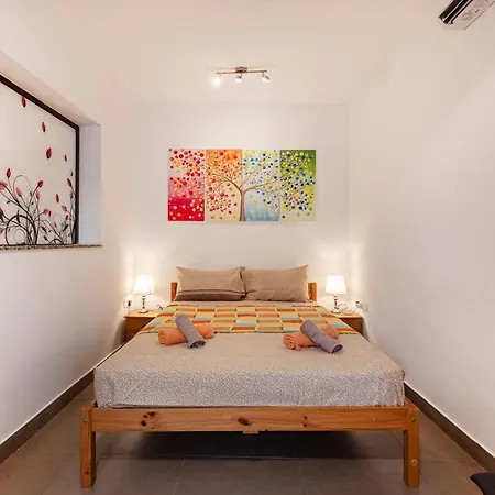 Corner View Apartment-3