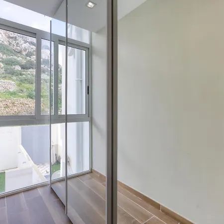 Stunning 2Br Apt W/Hill View, Perfect For Relaxing By 360 Estates-3