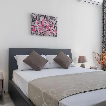 Cozy Apartment Close To The Sea 4-3
