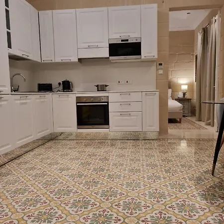 Typical Maltese Maisonette In St.Julians-3