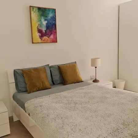 Seaview 2 Bedroom Ap. In Spinola-2