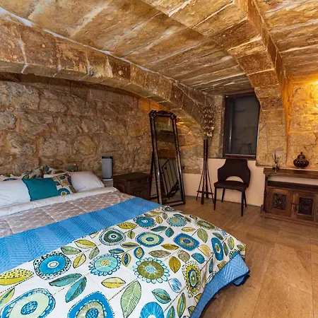 Valletta Traditional Townhouse-2